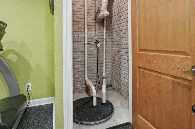 $900,000 | 5408 Oldfield Drive, Caledonia, WI 53108