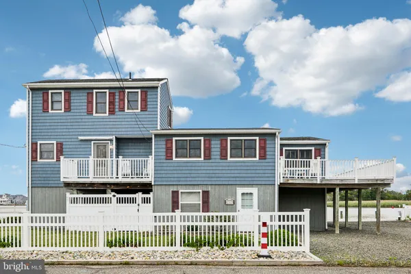 $825,000 | 1107 Leilani Drive, Forked River, NJ 08731