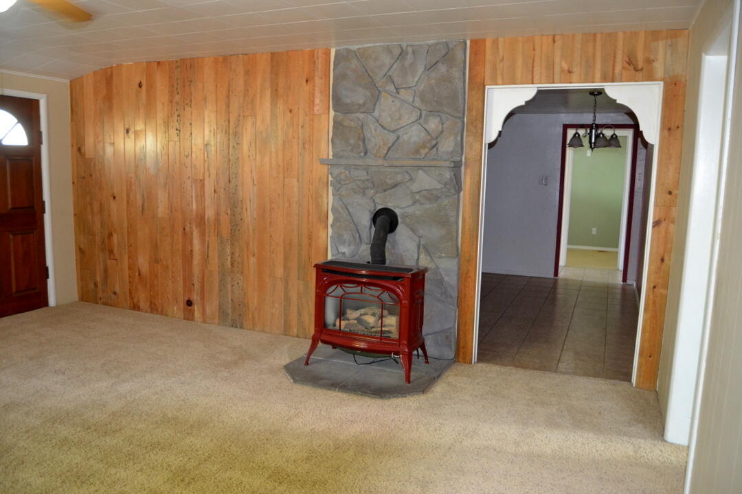2911 Leonard Road Grants Pass, OR 97527 - Photo 5 of 23 DSC_1371