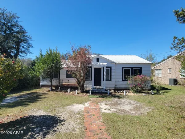 $1,950 | 131 Allen Avenue, Panama City, FL 32401