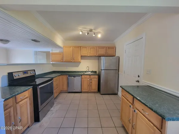 $1,950 | 131 Allen Avenue, Panama City, FL 32401