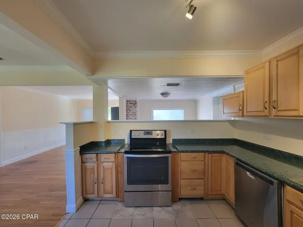 $1,950 | 131 Allen Avenue, Panama City, FL 32401