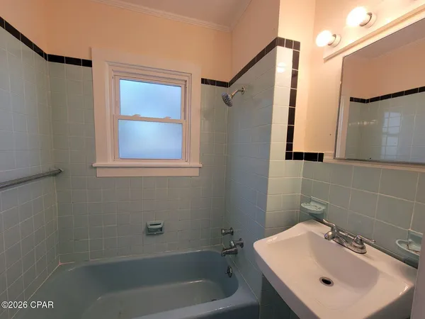 $1,950 | 131 Allen Avenue, Panama City, FL 32401