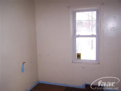 3476 East Pierson Road Flint, MI 48506 - Photo 9 of 19 20124552-8.JPG