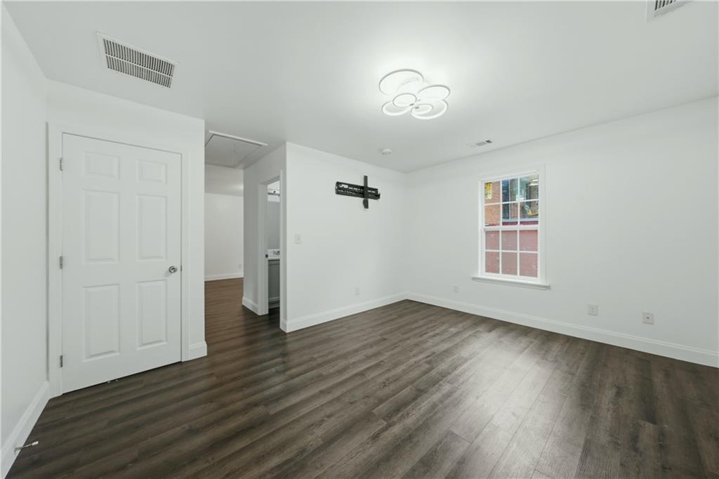 226 Thornton Street Southwest Atlanta, GA 30315 - Photo 4 of 15