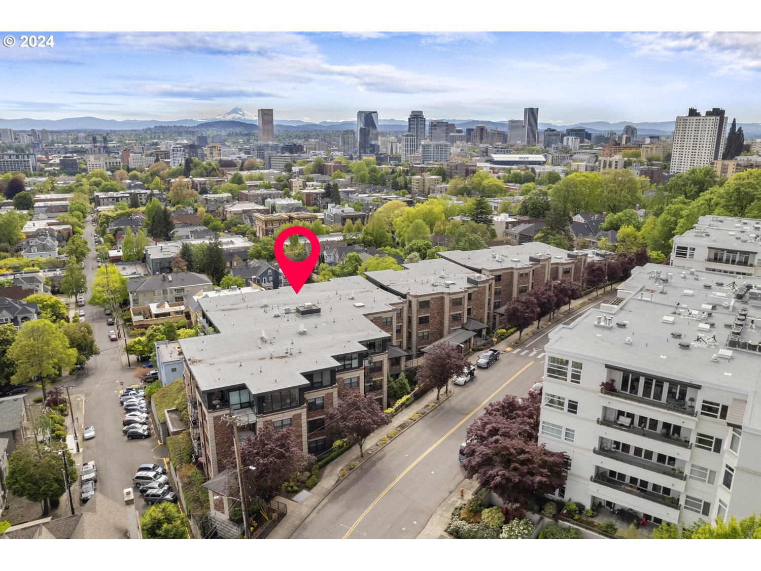 2454 Northwest Westover Road, Unit 405 Portland, OR 97210 - Photo 3 of 37 a picture of city view