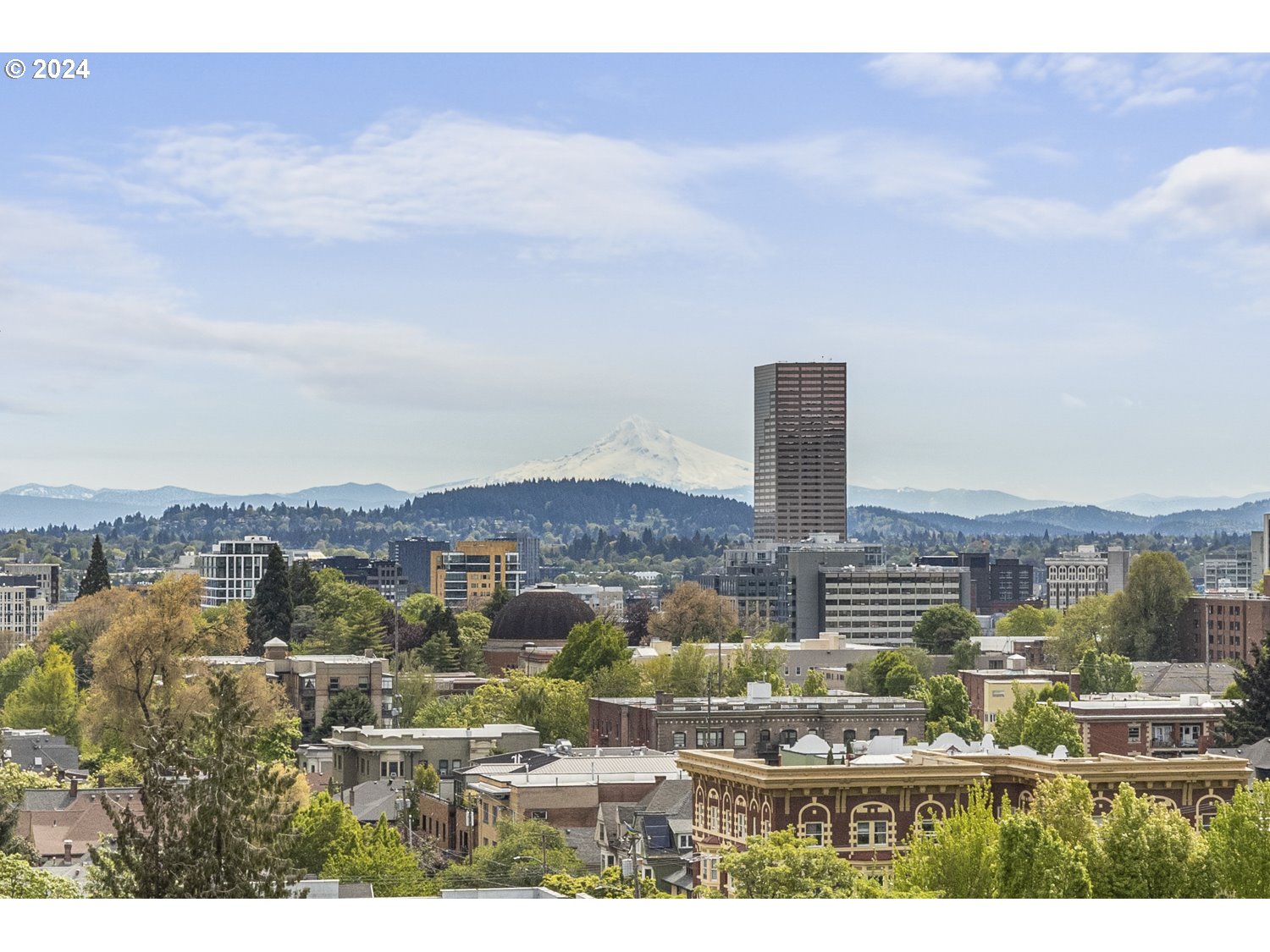 2454 Northwest Westover Road, Unit 405 Portland, OR 97210 - Photo 5 of 37 a picture of city view