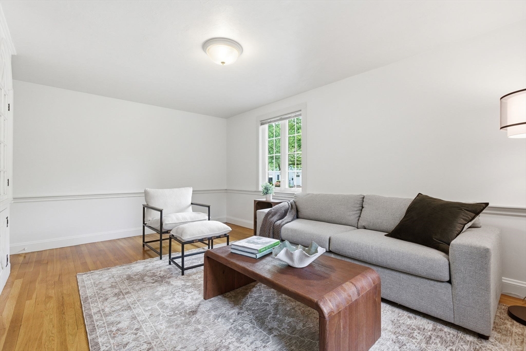 127 Larchmont Road Melrose, MA 02176 - Photo 14 of 42