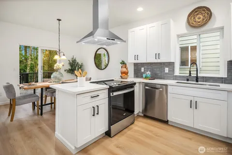 $1,095,000 | 20011 131st Place Northeast, Woodinville, WA 98072