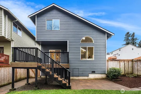 $1,095,000 | 20011 131st Place Northeast, Woodinville, WA 98072