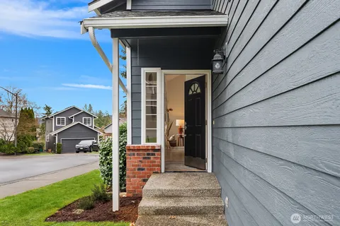 $1,095,000 | 20011 131st Place Northeast, Woodinville, WA 98072