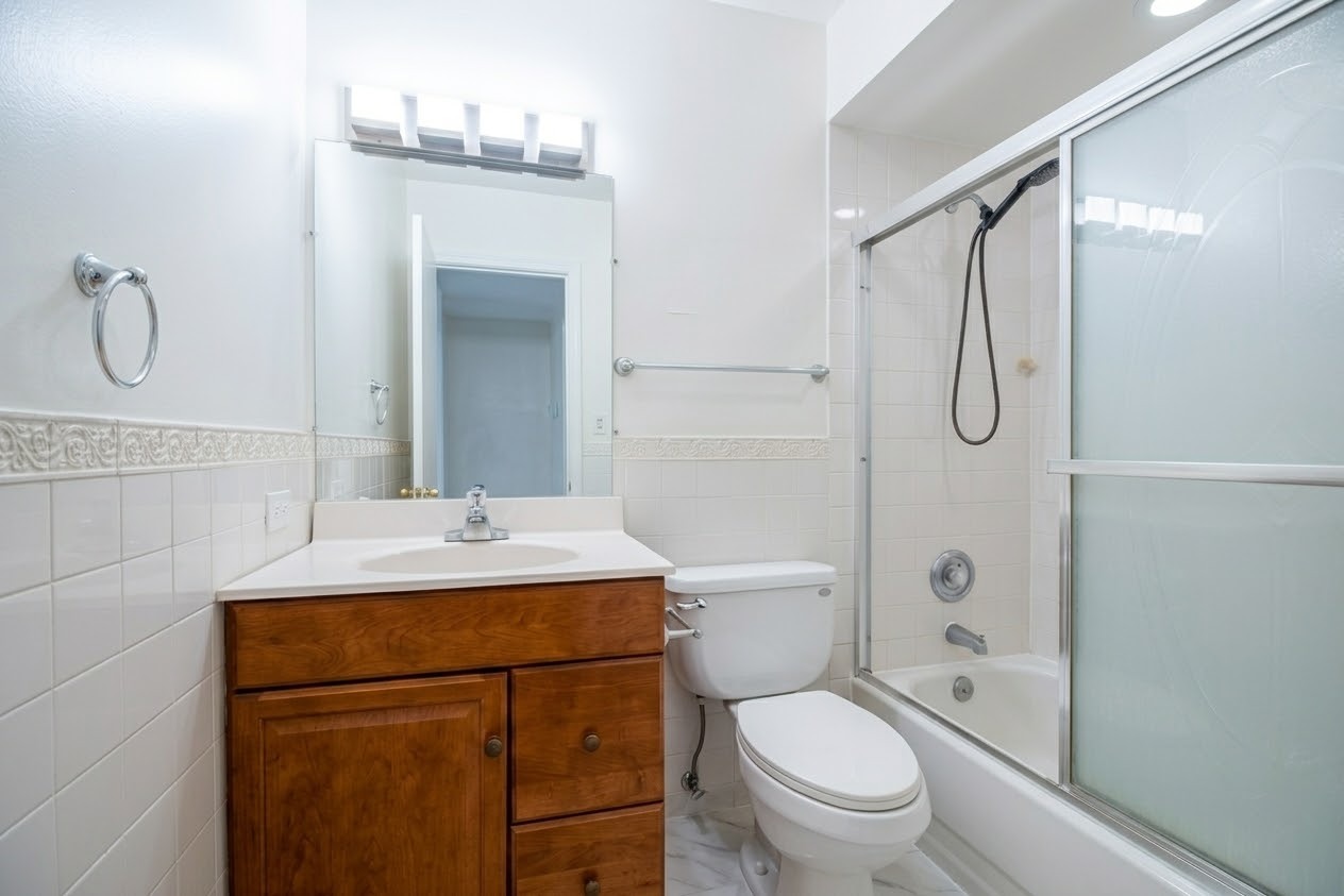 336 Inverrary Lane Deerfield, IL 60015 - Photo 11 of 18 Gallery Image 11