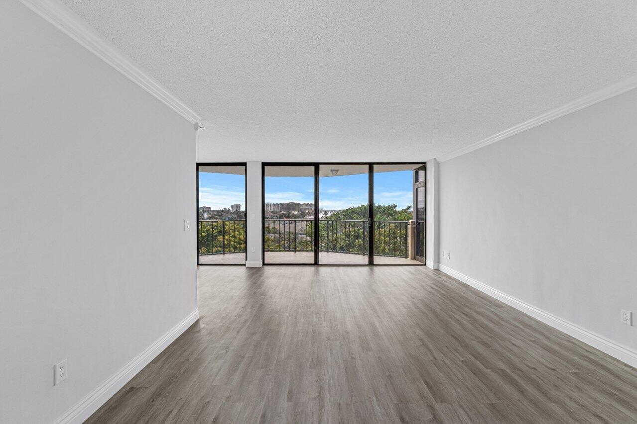 859 Jeffery Street, Unit 609 Boca Raton, FL 33487 - Photo 15 of 34 living room