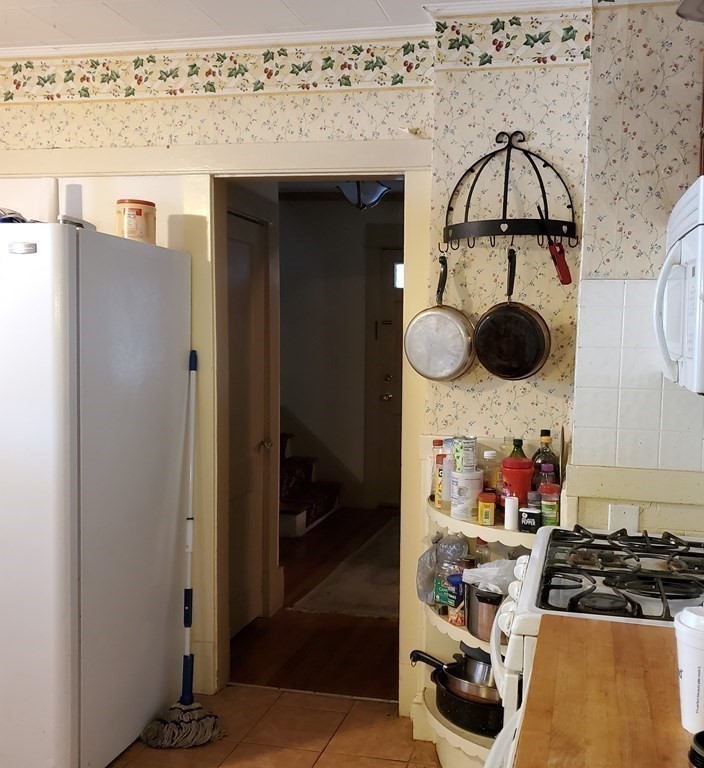 58 Fountain Street Springfield, MA 01108 - Photo 8 of 11