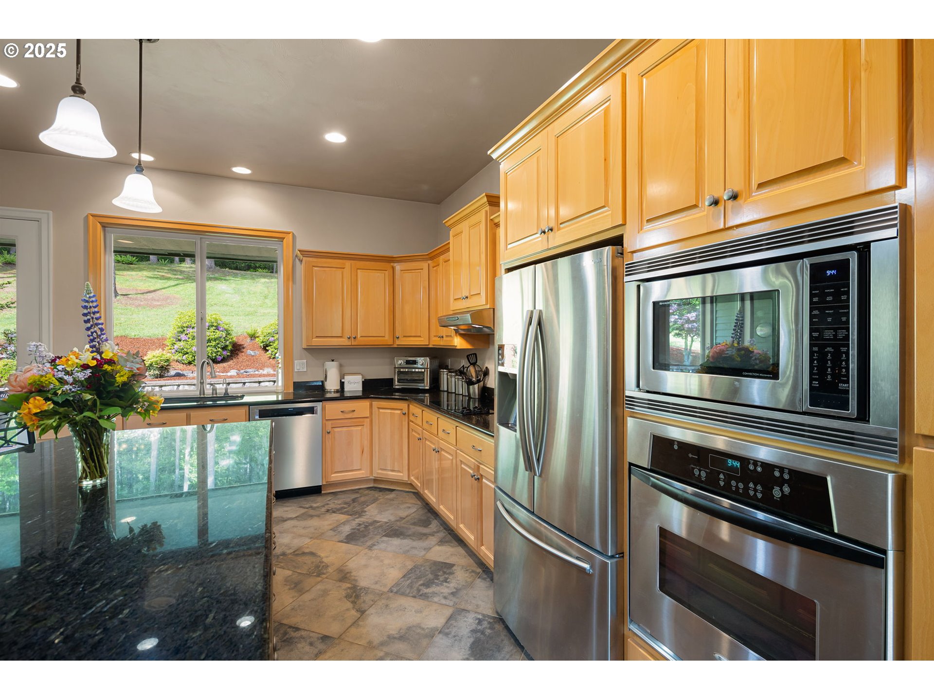 28163 Skyridge Drive Eugene, OR 97405 - Photo 23 of 48