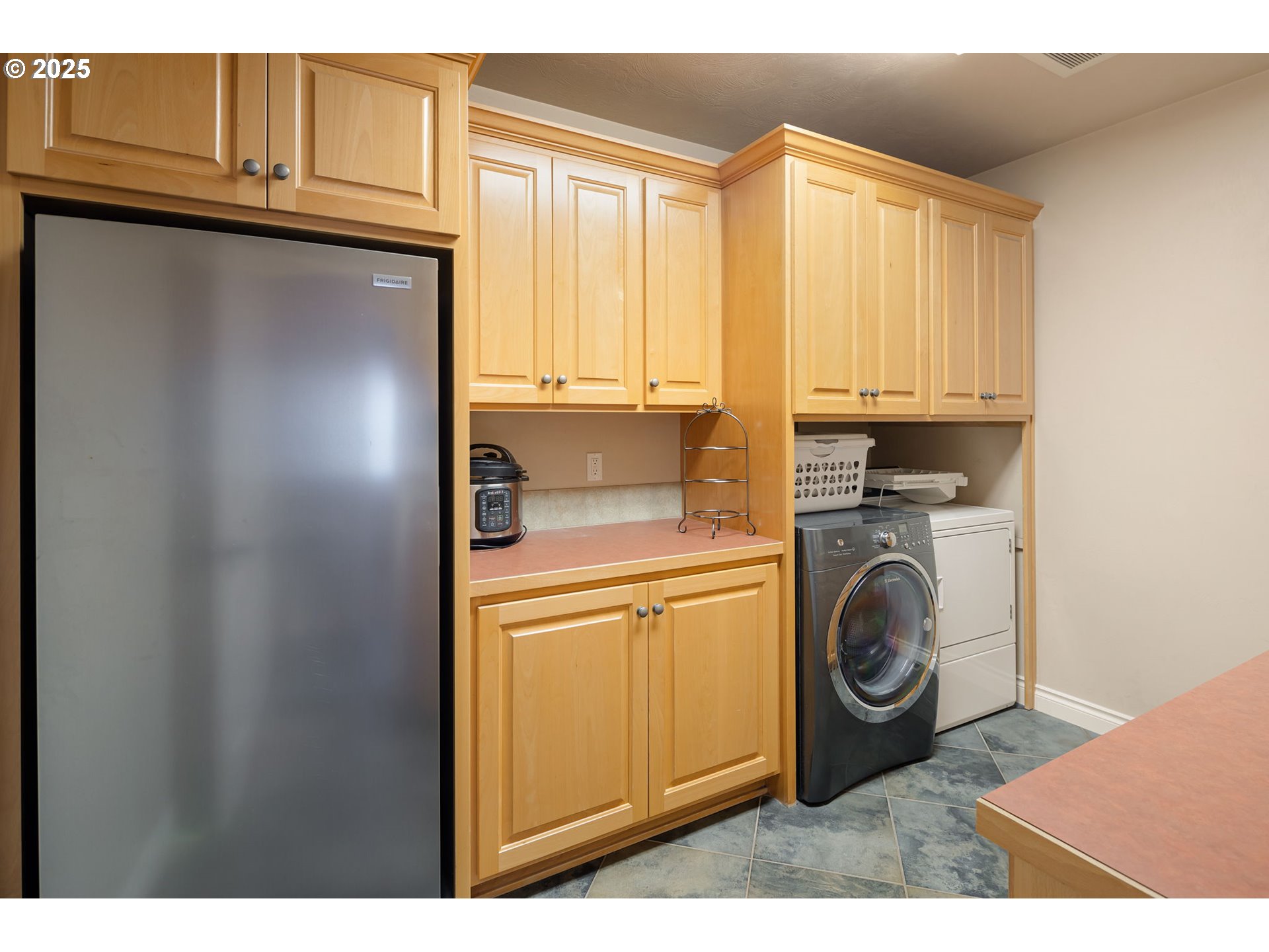 28163 Skyridge Drive Eugene, OR 97405 - Photo 26 of 48