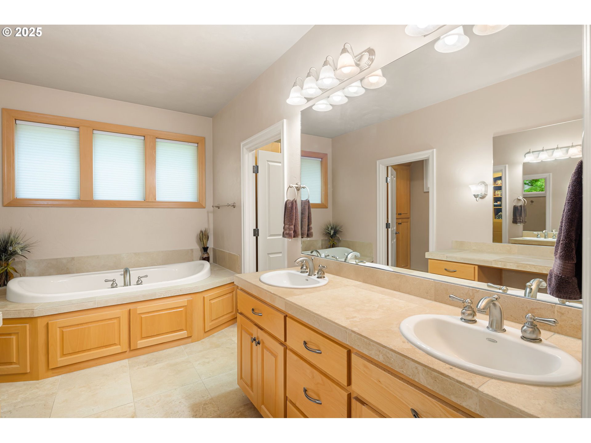 28163 Skyridge Drive Eugene, OR 97405 - Photo 32 of 48