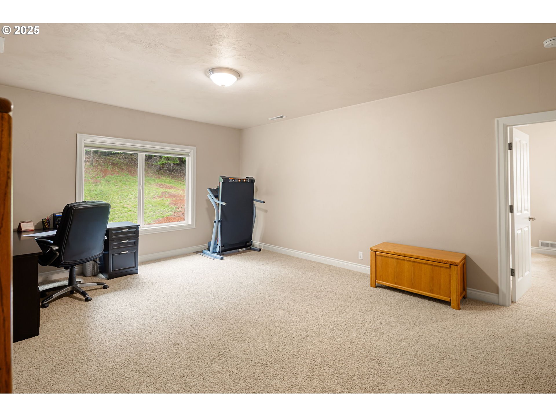 28163 Skyridge Drive Eugene, OR 97405 - Photo 38 of 48