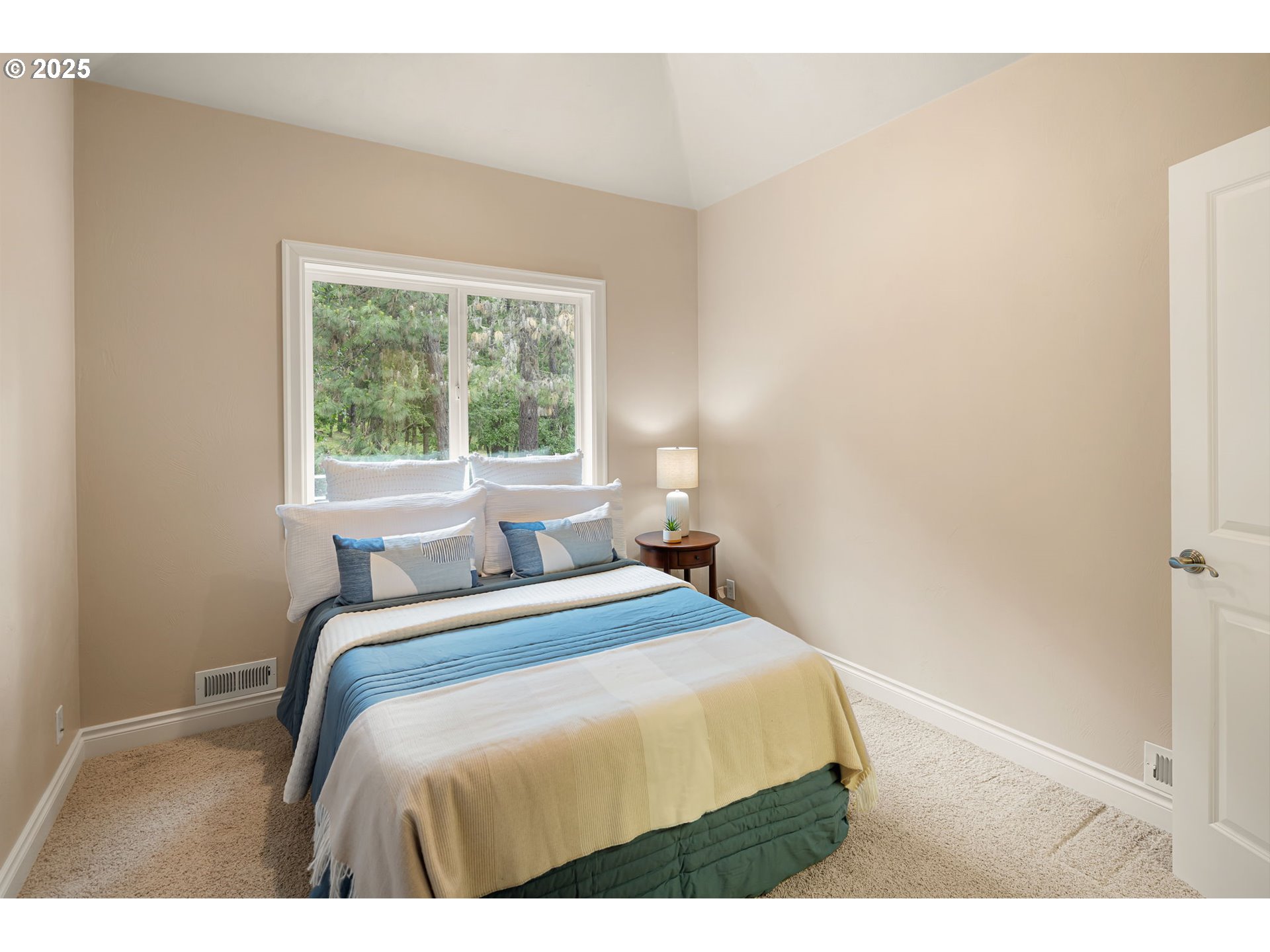 28163 Skyridge Drive Eugene, OR 97405 - Photo 40 of 48