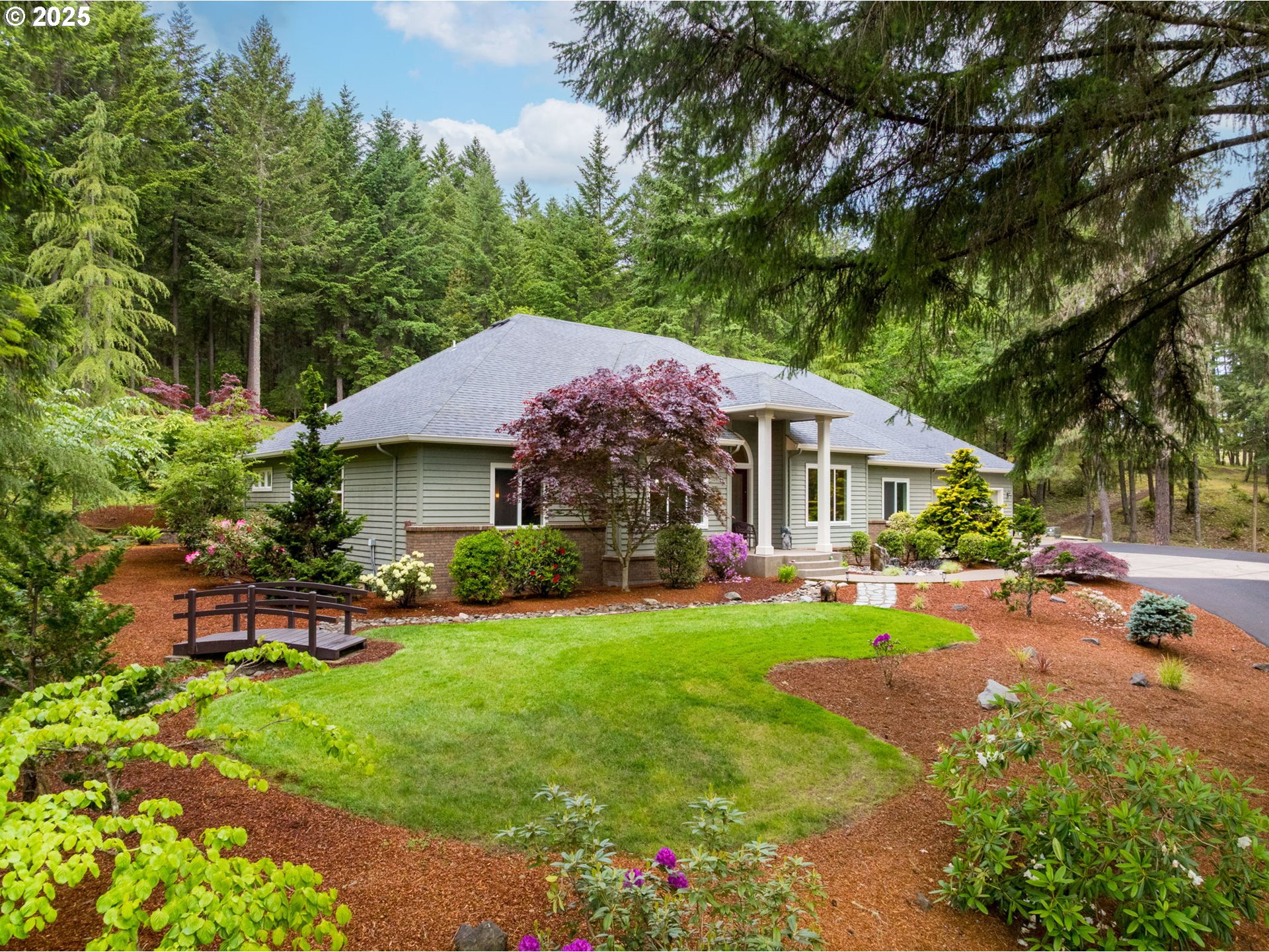 28163 Skyridge Drive Eugene, OR 97405 - Photo 4 of 48