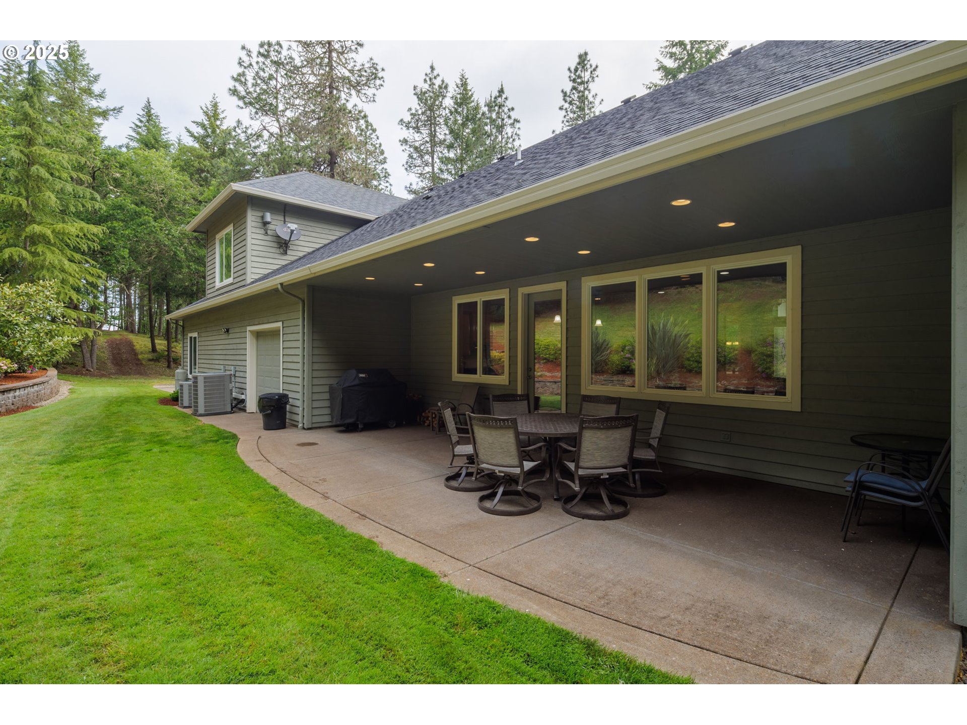 28163 Skyridge Drive Eugene, OR 97405 - Photo 43 of 48