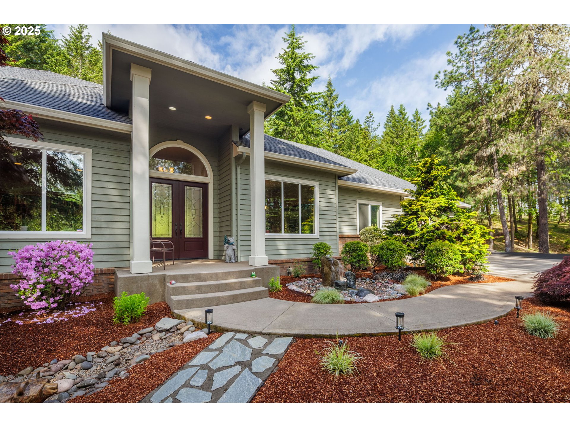 28163 Skyridge Drive Eugene, OR 97405 - Photo 5 of 48