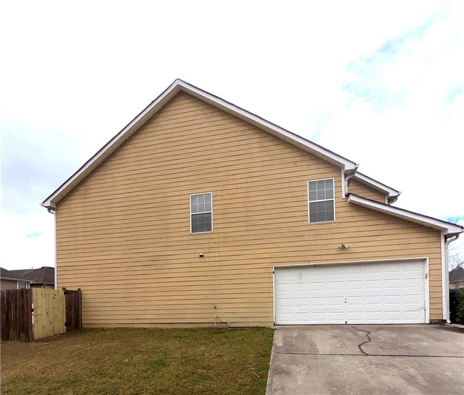 620 Superior Way Fairburn, GA 30213 - Photo 2 of 28