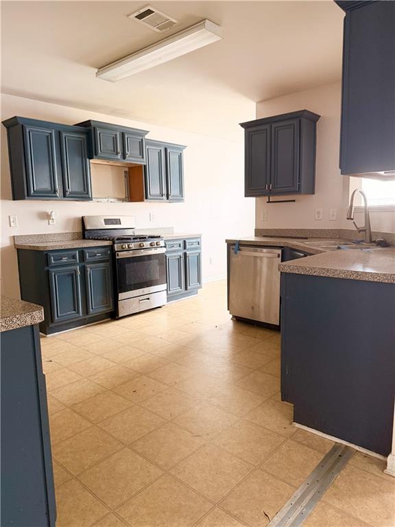 620 Superior Way Fairburn, GA 30213 - Photo 4 of 28