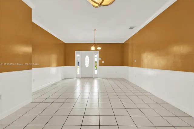 a view of a livingroom with an empty space