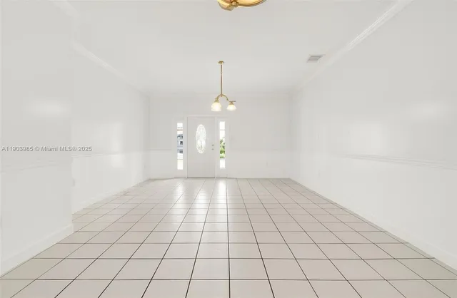 a view of a utility room