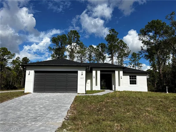 $345,000 | 2001 Grayson Avenue, Alva, FL 33920