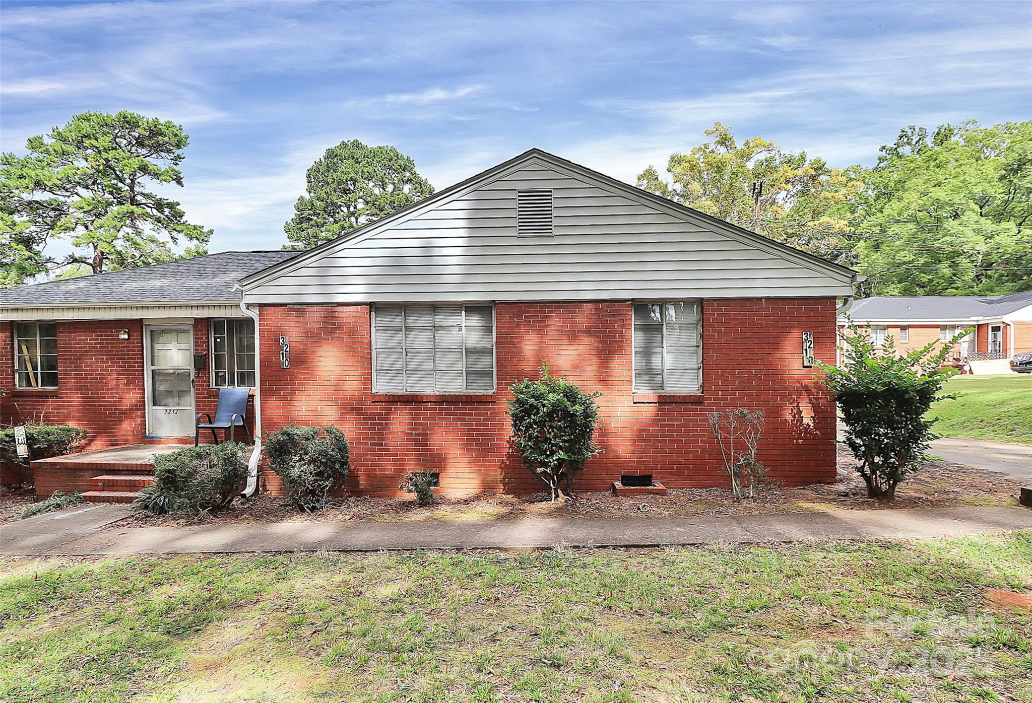 3210 Minnesota Road Charlotte, NC 28208 - Photo 20 of 20 a front view of a house with garden