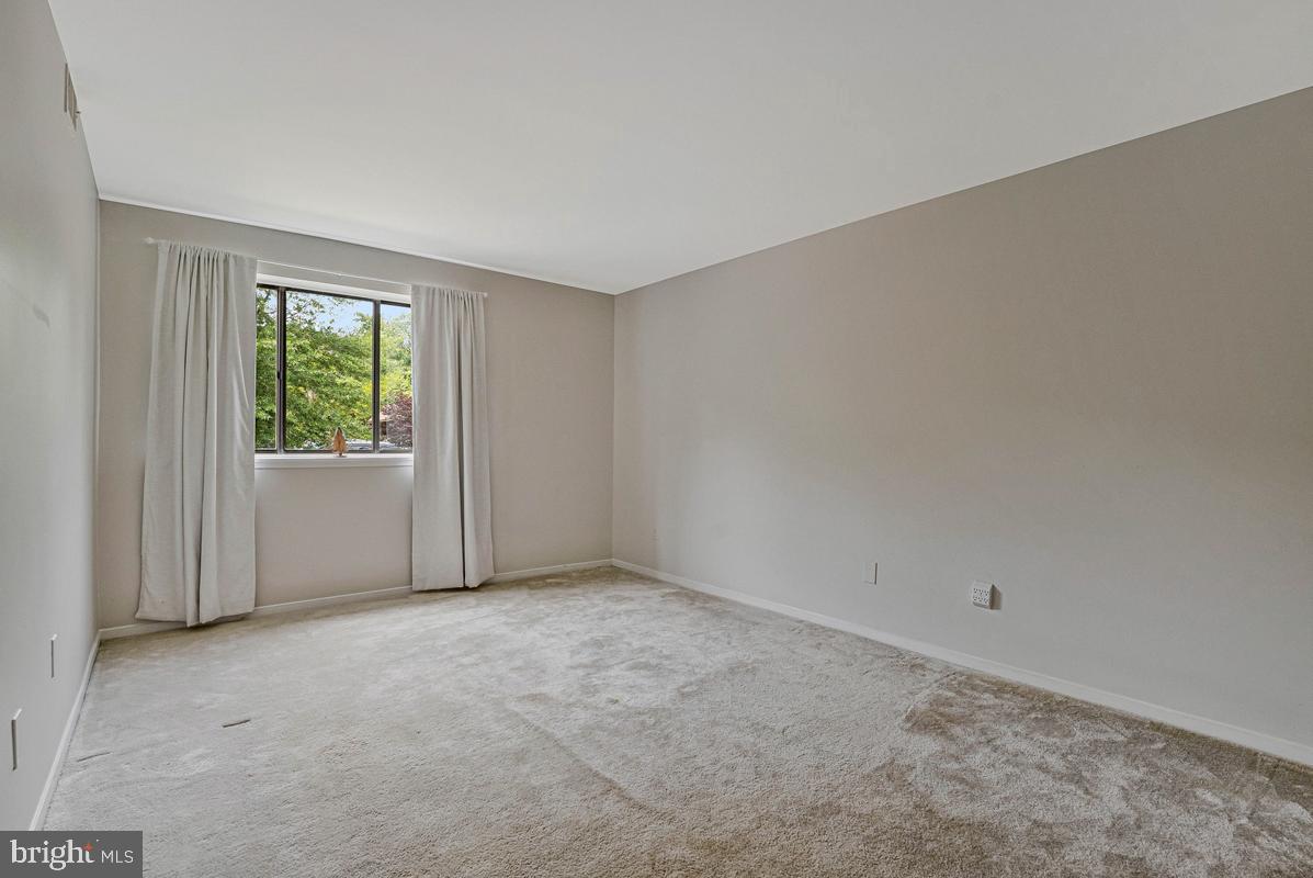 1663 Parkcrest Circle, Unit 200 Reston, VA 20190 - Photo 18 of 30