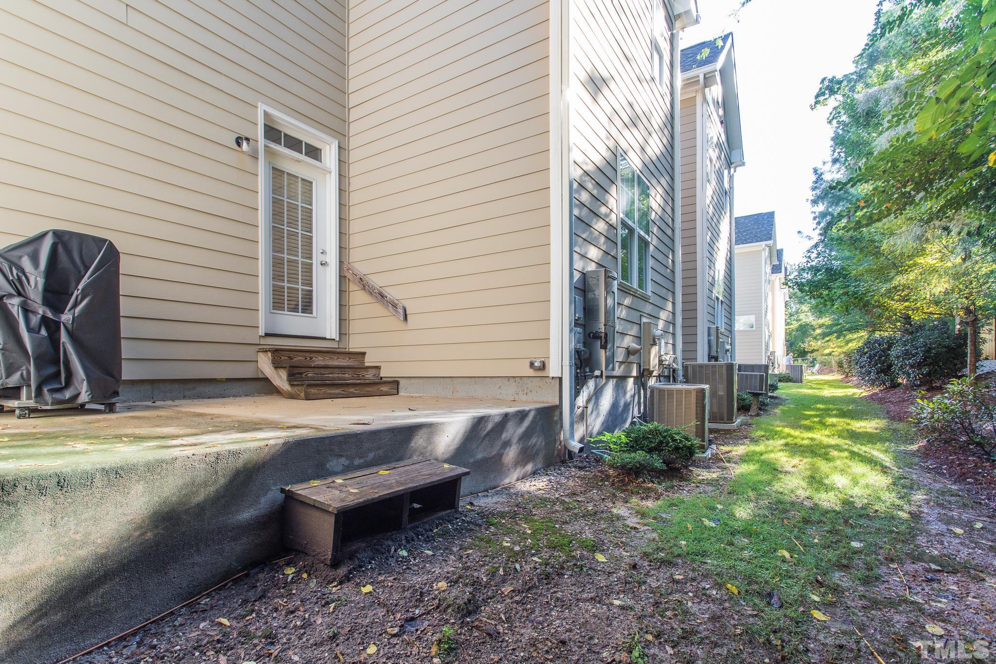 2821 Plumfield Place Raleigh, NC 27607 - Photo 20 of 21