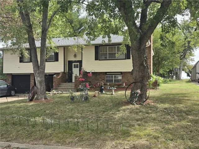 $269,900 | 1502 South Main Street, Clinton, MO 64735