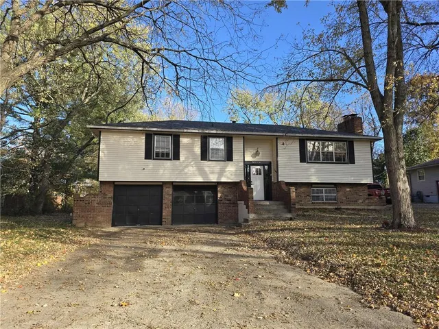 $259,900 | 1502 South Main Street, Clinton, MO 64735