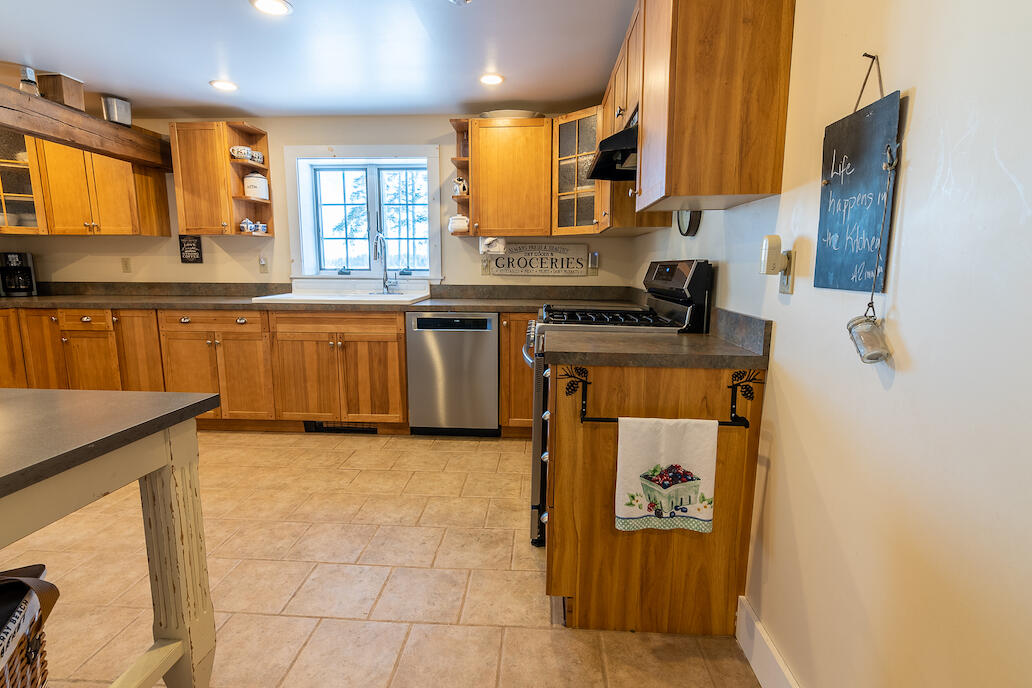 9-10 Tranquility Lane Stratton, ME 04982 - Photo 44 of 108 Kitchen