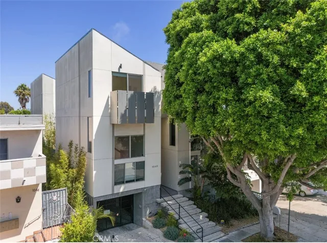 $1,399,999 | 1040 North Curson Avenue, Unit 3, West Hollywood, CA 90046