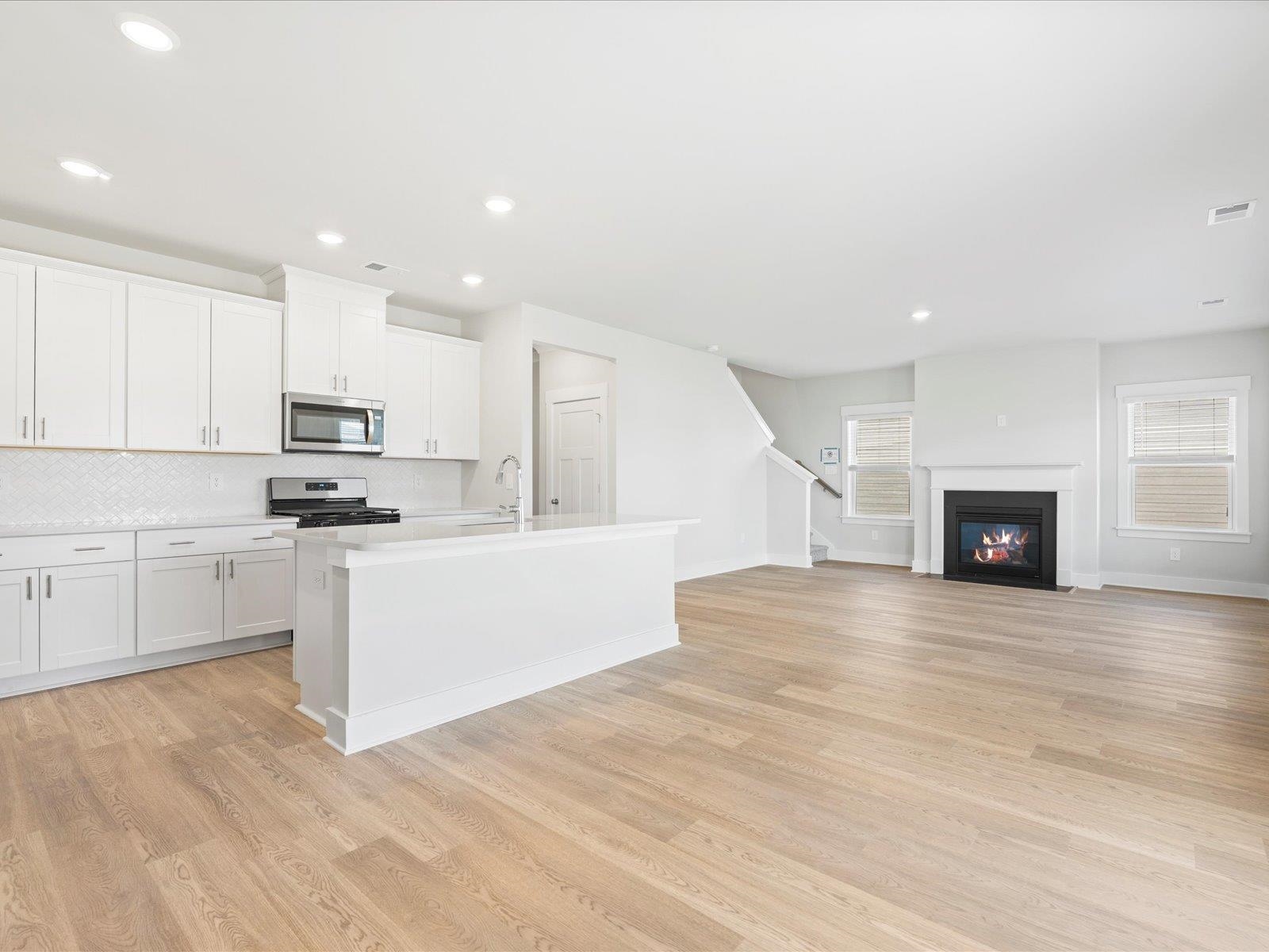 803 Burghley Circle Greer, SC 29651 - Photo 4 of 29