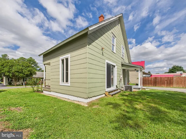 $239,999 | 206 Academy Street, Greensboro, MD 21639