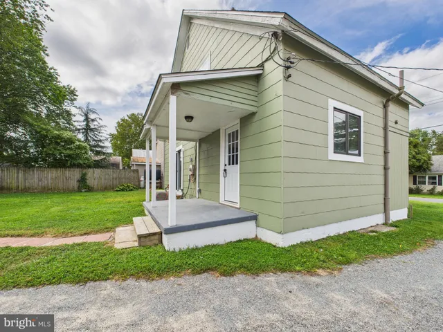 $239,999 | 206 Academy Street, Greensboro, MD 21639