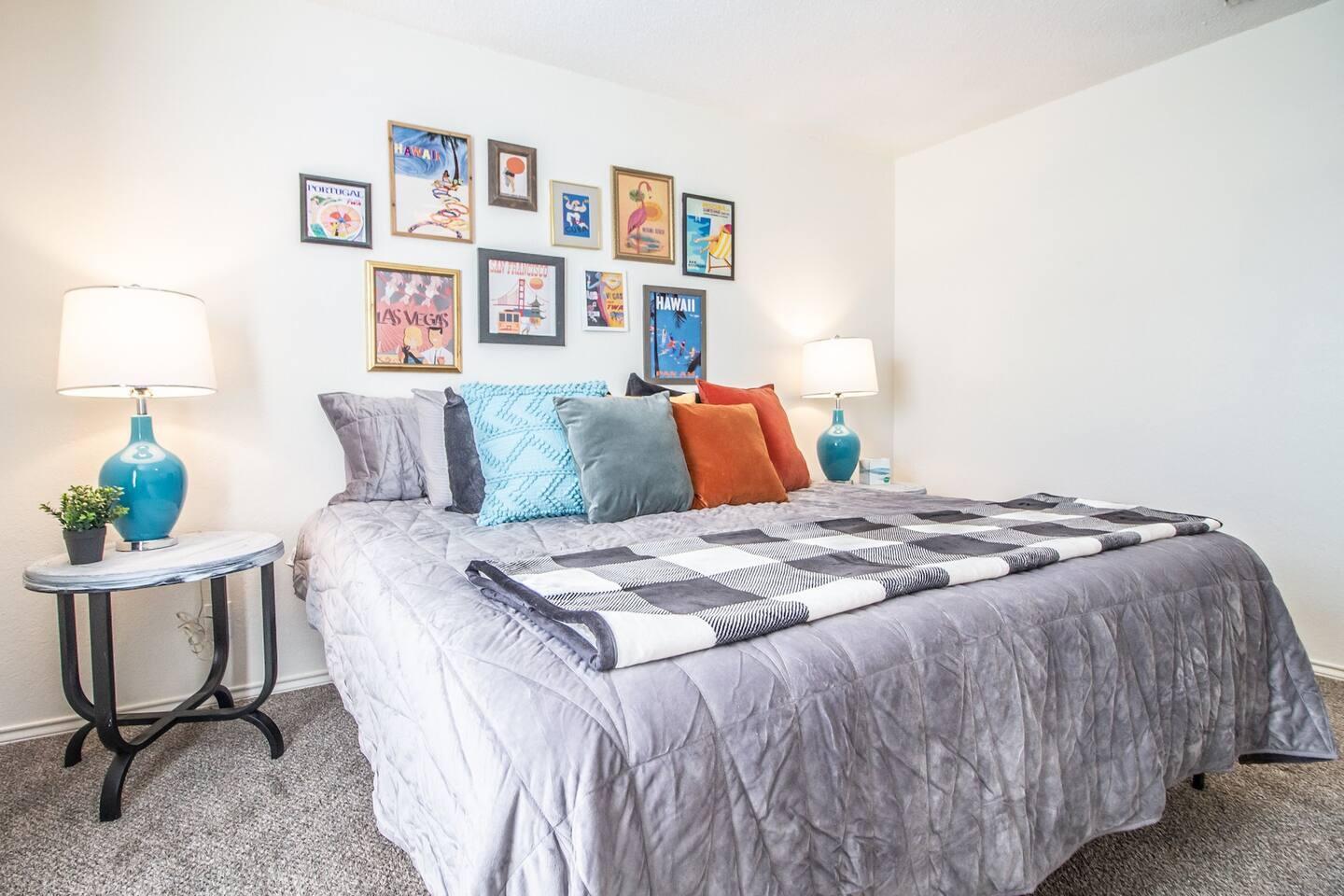 5806 6th Street, Unit B Lubbock, TX 79416 - Photo 35 of 45 a bedroom with a bed and a chair