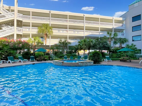 $1,950 | 6102 Seawall Boulevard, Unit 391, Galveston, TX 77551