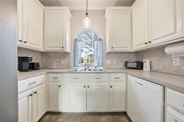 $355,900 | 10504 Whitney Trace Drive, Waco, TX 76708