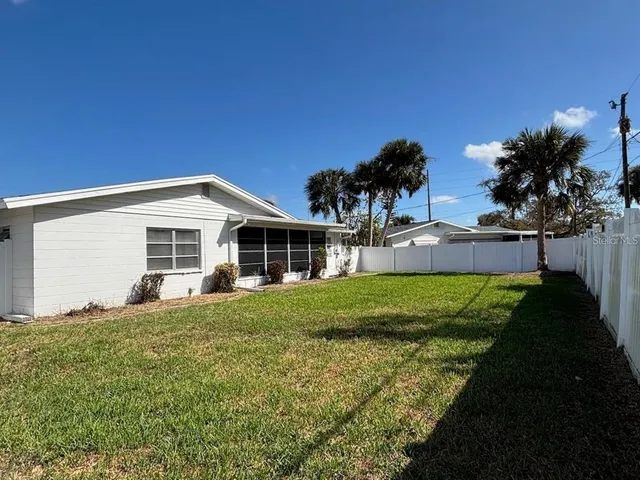 $1,950 | 1775 Loralin Drive, Englewood, FL 34223