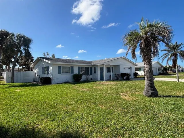 $1,950 | 1775 Loralin Drive, Englewood, FL 34223