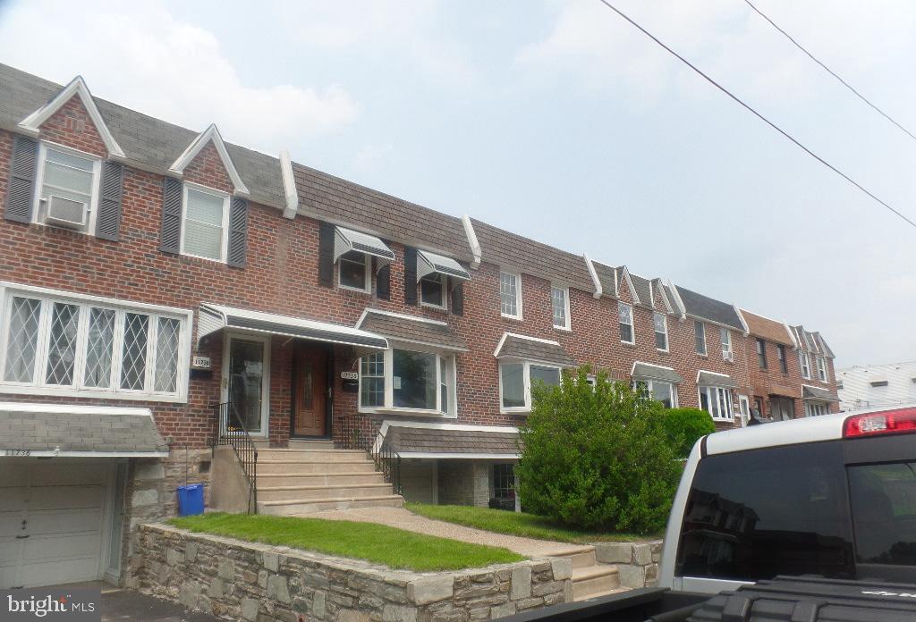 11738 Denman Road Philadelphia, PA 19154 - Photo 1 of 12 Gallery Image 1