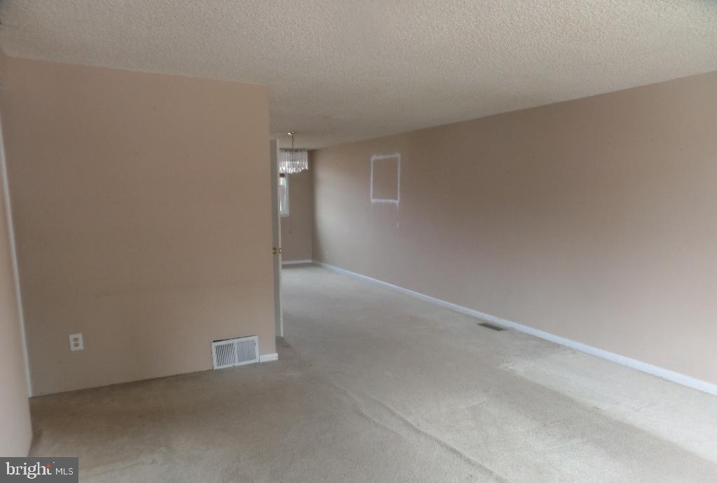 11738 Denman Road Philadelphia, PA 19154 - Photo 2 of 12 Gallery Image 2