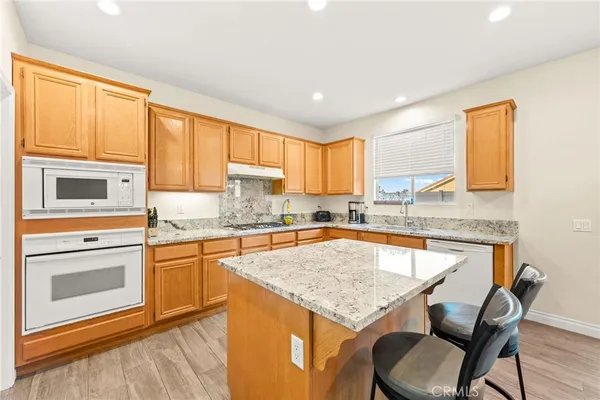 $799,900 | 33926 Channel Street, Temecula, CA 92592