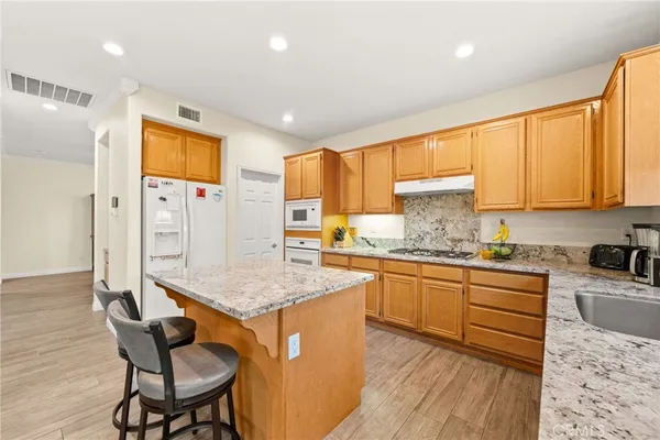 $799,900 | 33926 Channel Street, Temecula, CA 92592